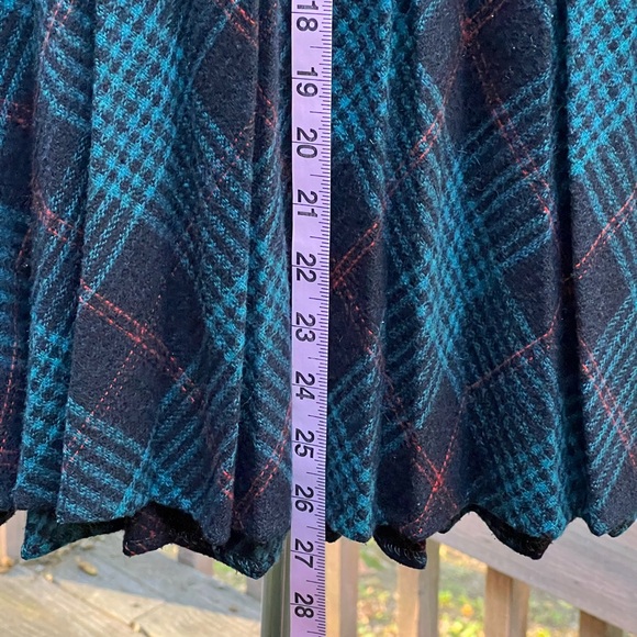 Vintage wool blend Plaid Pleated Skirt iApproximate size Small - Picture 3 of 5